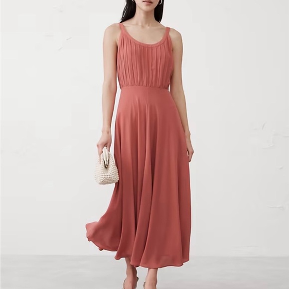 Banana Republic Dresses & Skirts - Banana Republic Dusty Mauve Maxi Dress Size 8 Sleeveless Pleated Waist Flowy